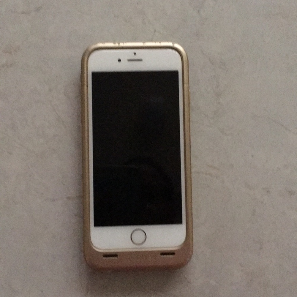 Mophie charging case for iPhone